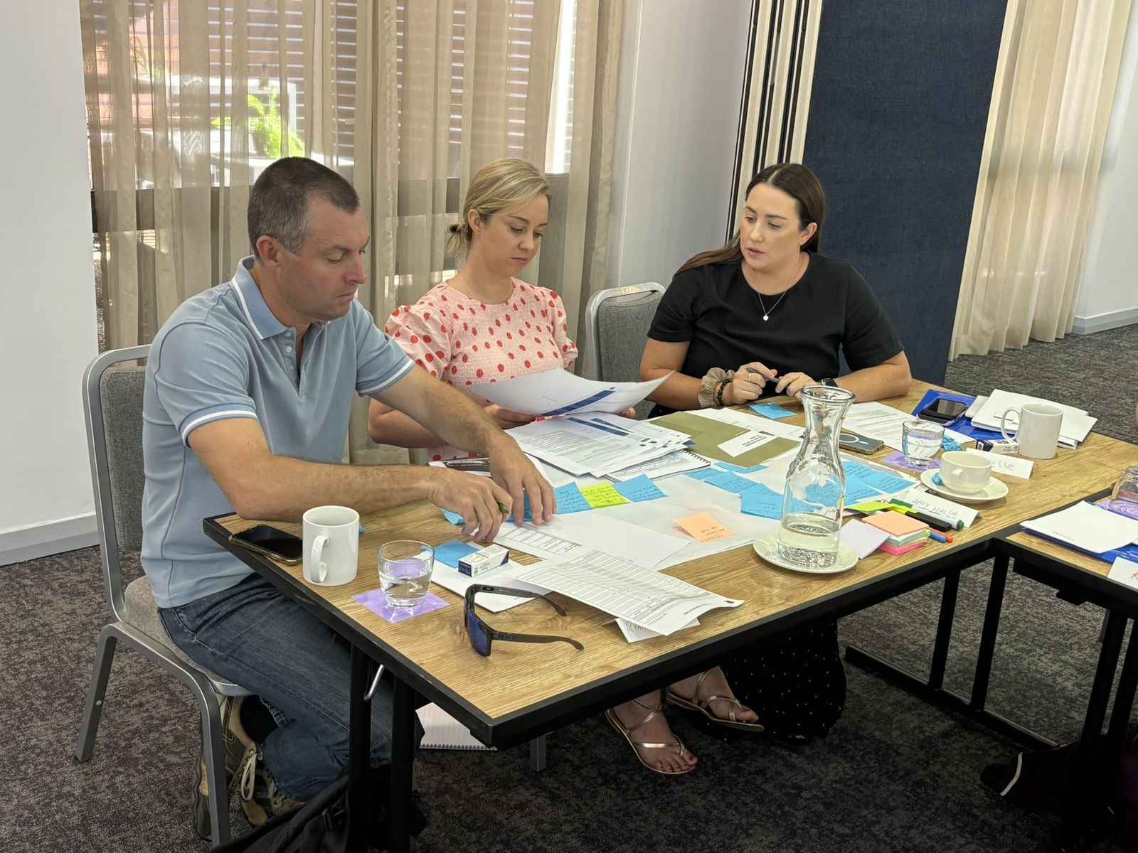 A small group discussion at an ICAM psychosocial course